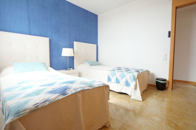 11-20939a0134ad724a8cb2a801094d15a4