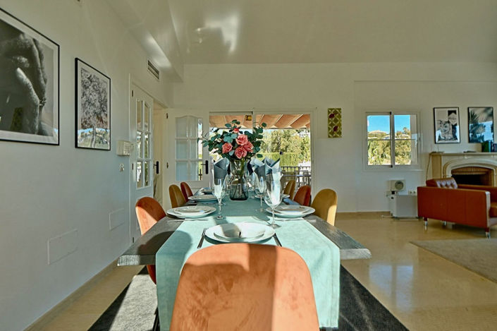 Image No.102-6 Bed Property for sale