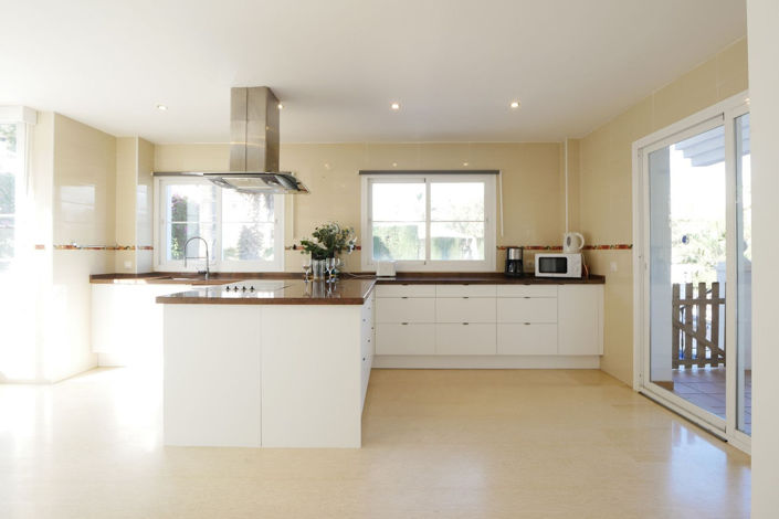 Image No.29-6 Bed Property for sale