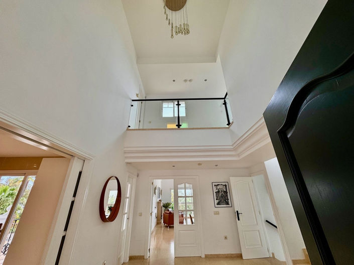 Image No.32-6 Bed Property for sale