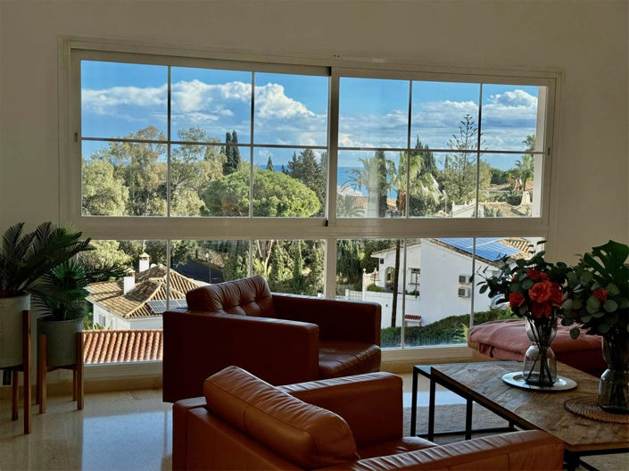 Image No.36-6 Bed Property for sale