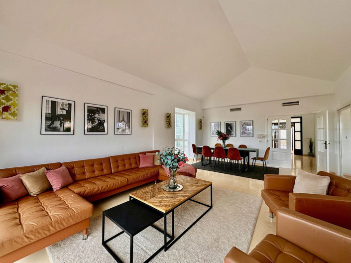 Image No.40-6 Bed Property for sale