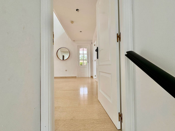 Image No.45-6 Bed Property for sale