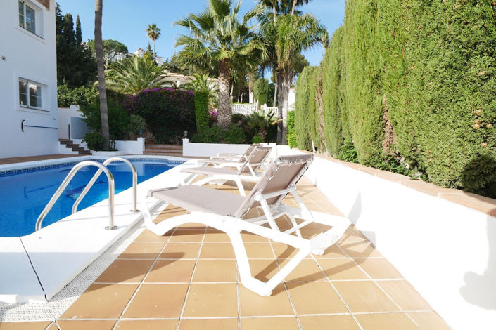 Image No.96-6 Bed Property for sale