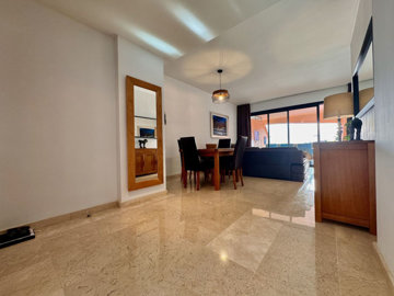 10-bb915d1cb19341576dcdc994b81ab9c5