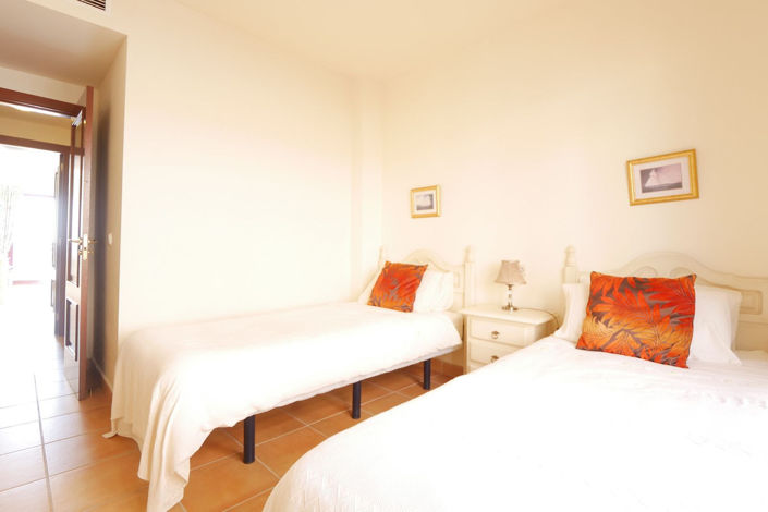 Image No.10-2 Bed Property for sale