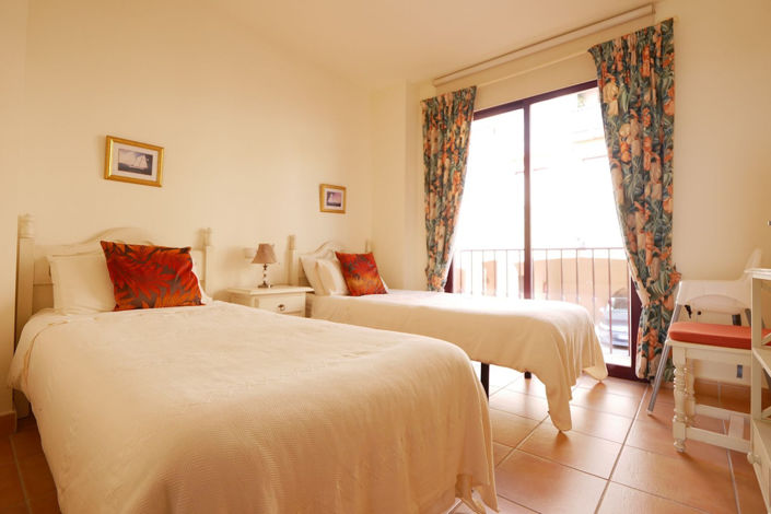 Image No.11-2 Bed Property for sale