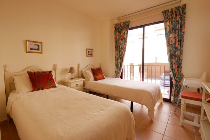 Image No.9-2 Bed Property for sale