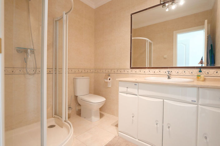 Image No.19-3 Bed Property for sale