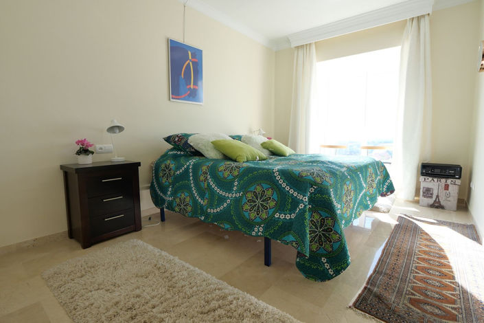 Image No.21-3 Bed Property for sale