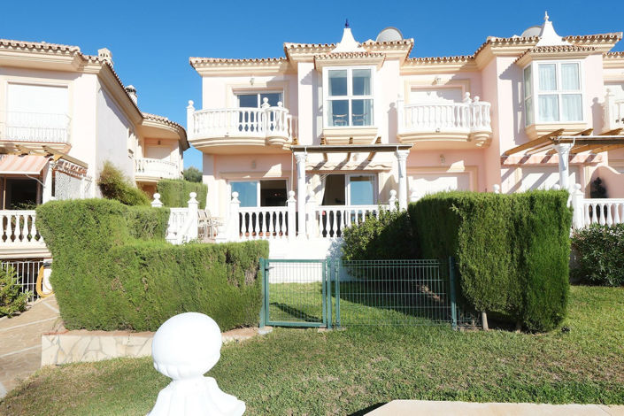 Image No.9-3 Bed Property for sale