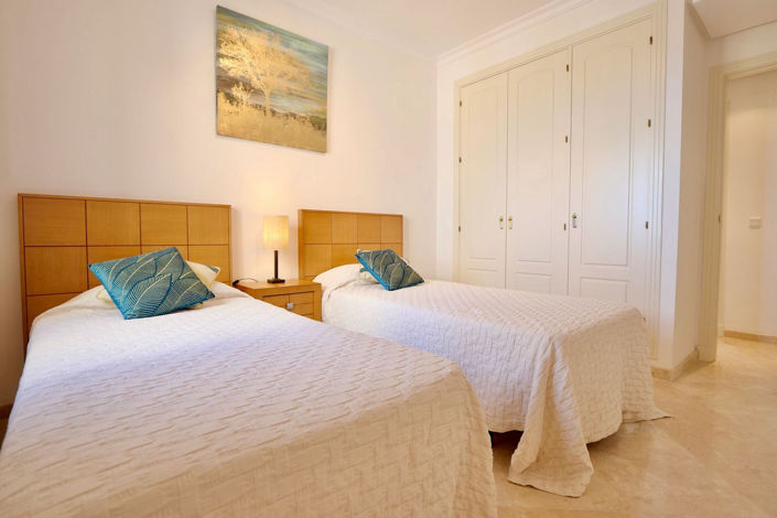 Image No.15-2 Bed Property for sale