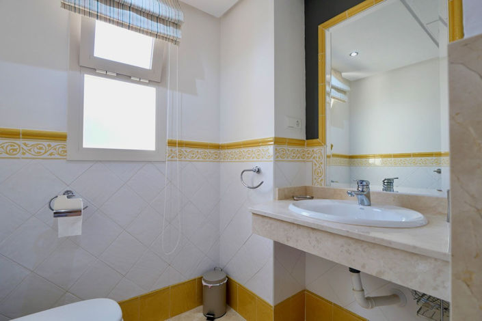 Image No.17-2 Bed Property for sale