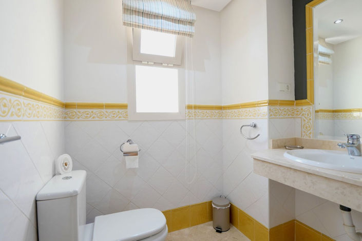 Image No.32-2 Bed Property for sale