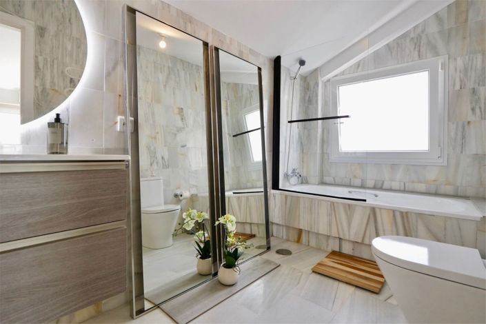 Image No.16-3 Bed Property for sale