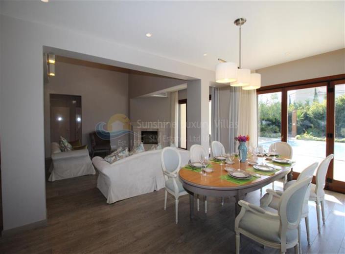 Image No.5-6 Bed Villa / Detached for sale