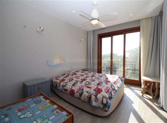 Image No.17-6 Bed Villa / Detached for sale