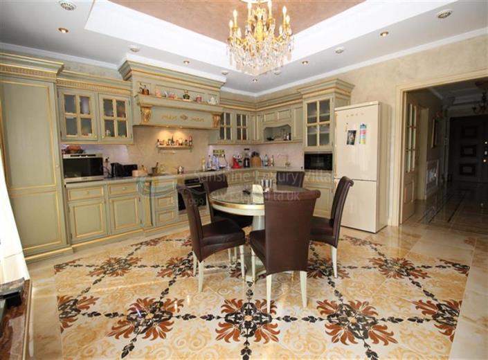 Image No.11-6 Bed Villa for sale