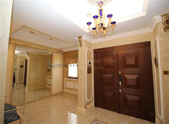 Image No.2-6 Bed Villa for sale