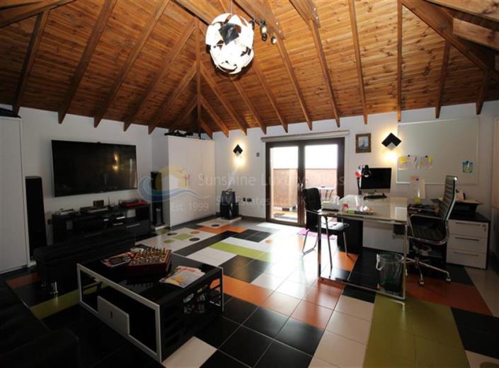 Image No.14-6 Bed Villa for sale