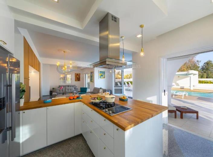 Image No.10-6 Bed Villa / Detached for sale