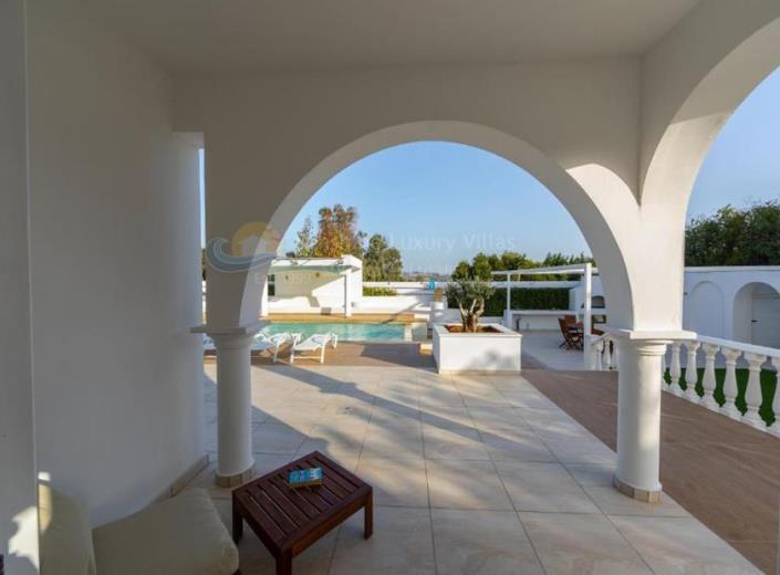 Image No.12-6 Bed Villa / Detached for sale