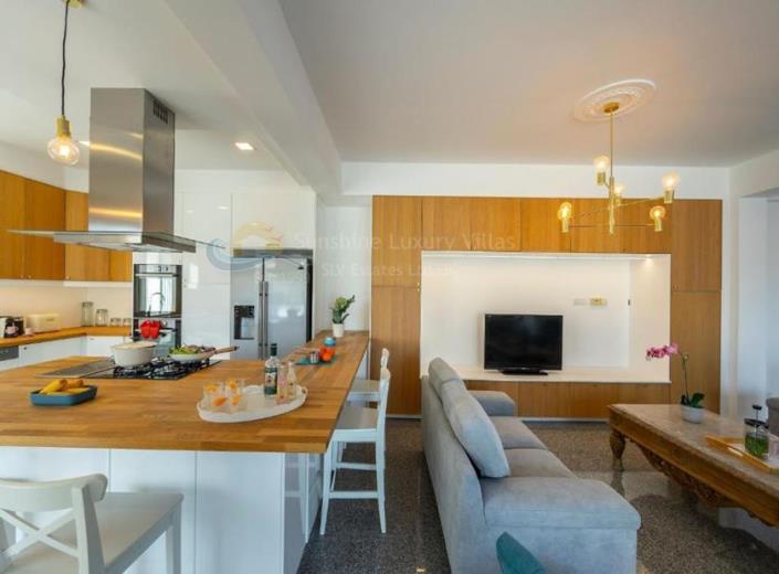 Image No.13-6 Bed Villa / Detached for sale