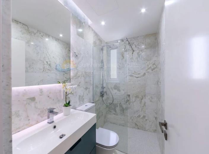 Image No.19-6 Bed Villa / Detached for sale