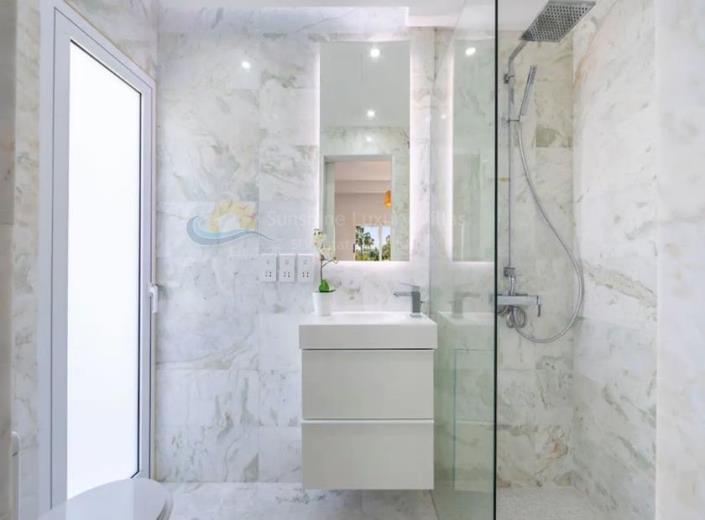 Image No.24-6 Bed Villa / Detached for sale