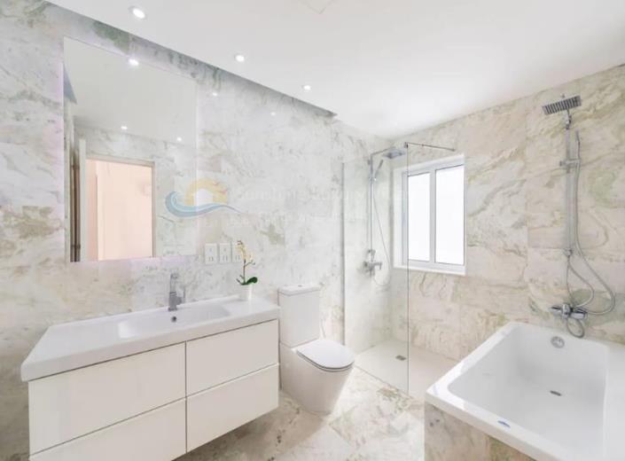 Image No.25-6 Bed Villa / Detached for sale