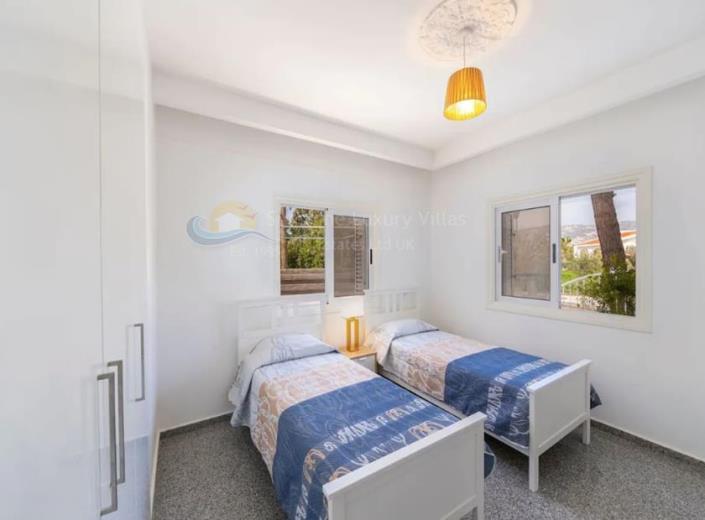 Image No.26-6 Bed Villa / Detached for sale