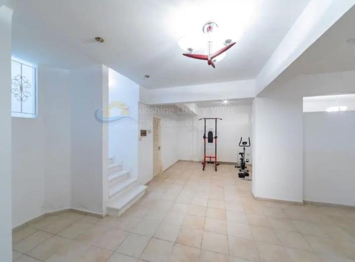 Image No.31-6 Bed Villa / Detached for sale