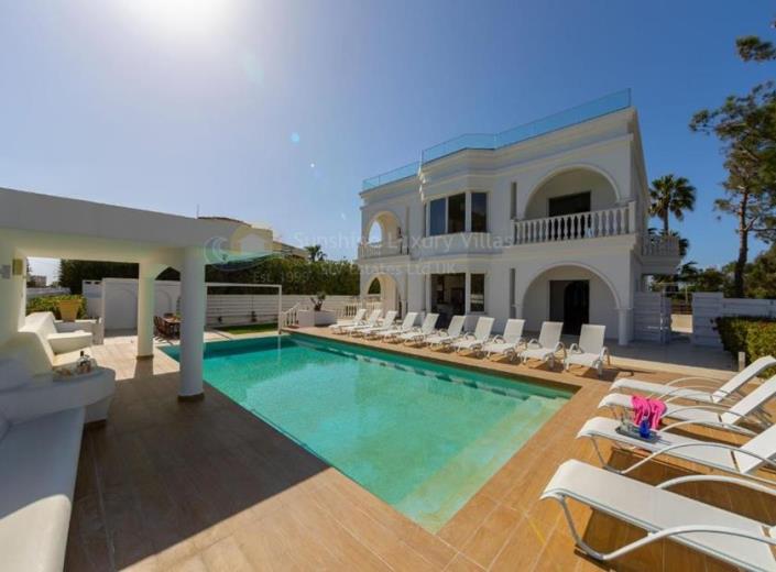 Image No.37-6 Bed Villa / Detached for sale