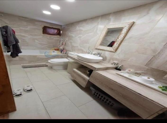 Image No.4-7 Bed House/Villa for sale