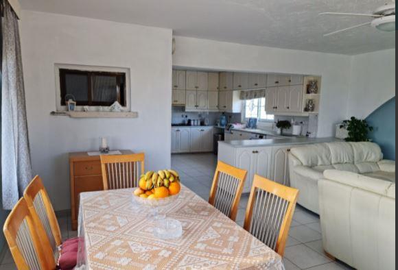 Image No.9-8 Bed House/Villa for sale