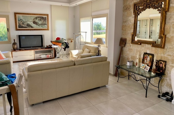 Image No.6-Maison / Villa de 5 chambres à vendre à Kato Paphos