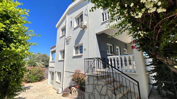 Image No.29-3 Bed Villa for sale