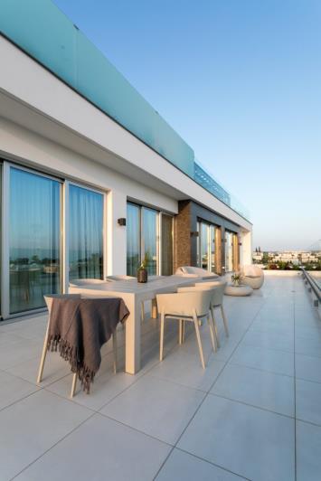 Image No.16-9 Bed Property for sale