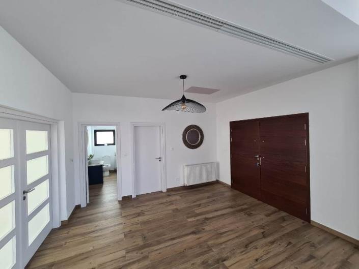 Image No.10-4 Bed House/Villa for sale