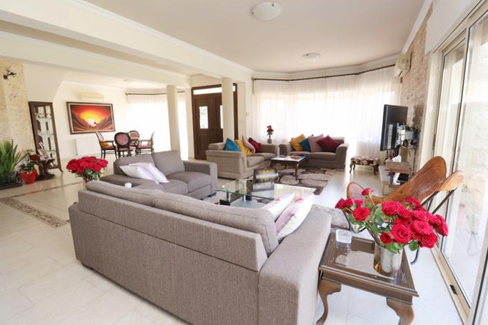 Image No.4-Bungalow de 4 chambres à vendre à Emba