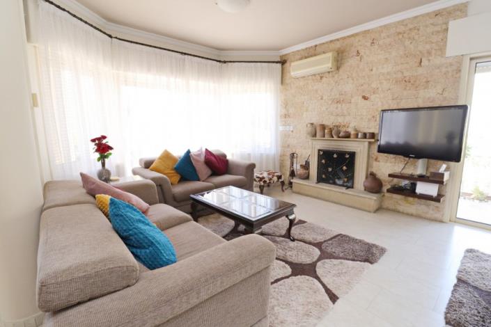 Image No.5-Bungalow de 4 chambres à vendre à Emba