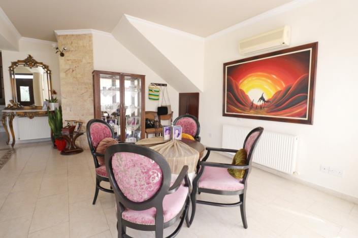 Image No.9-Bungalow de 4 chambres à vendre à Emba