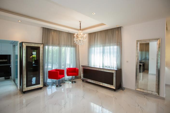 Image No.4-4 Bed Villa for sale