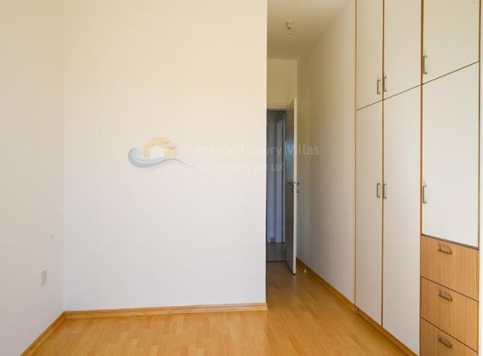 Image No.8-2 Bed Townhouse for sale