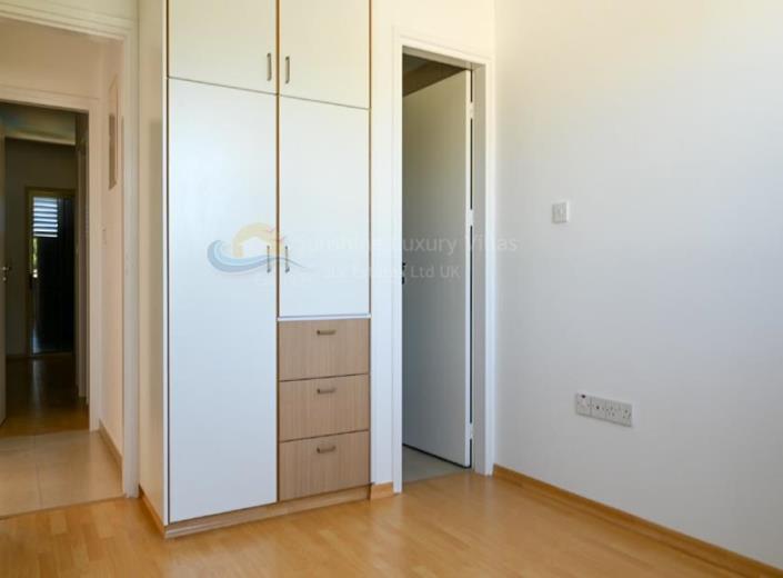 Image No.10-2 Bed Townhouse for sale