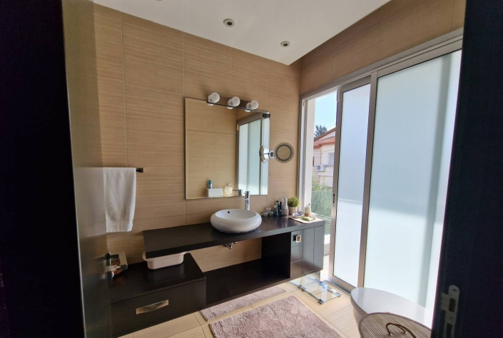 Image No.14-3 Bed Apartment for sale