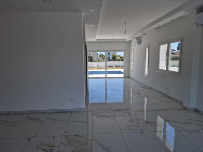 Image No.7-Maison / Villa de 3 chambres à vendre à Oroklini