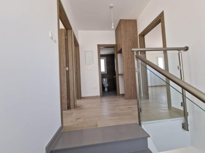 Image No.13-Maison / Villa de 3 chambres à vendre à Oroklini