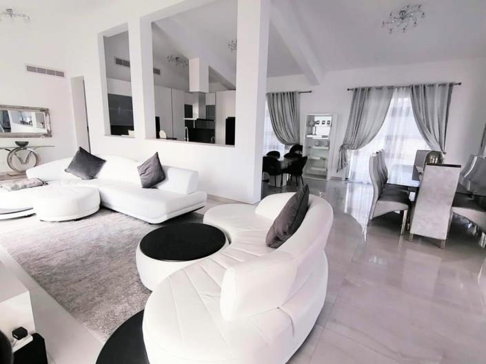 Image No.5-Villa de 4 chambres à vendre à Sea Caves