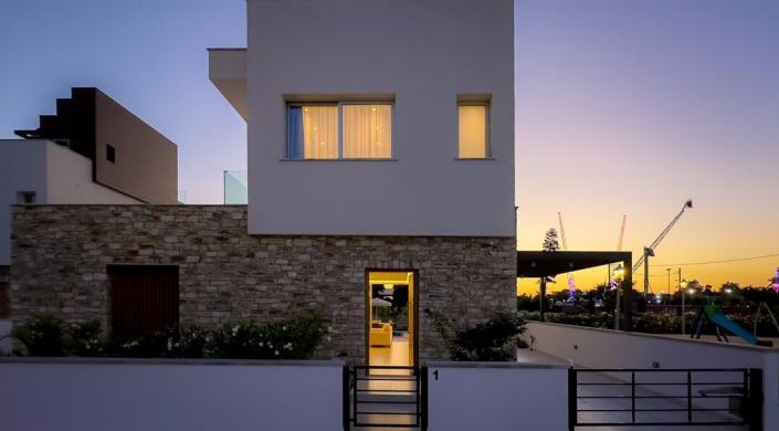 Image No.3-4 Bed Villa / Detached for sale